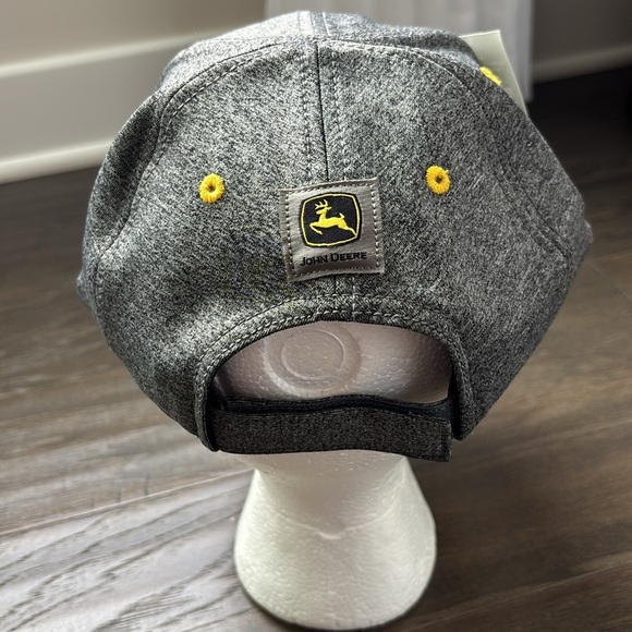 John Deere Velcro back,embroidered logo,6 vent panel,baseball/trucker hat - Picture 4 of 8
